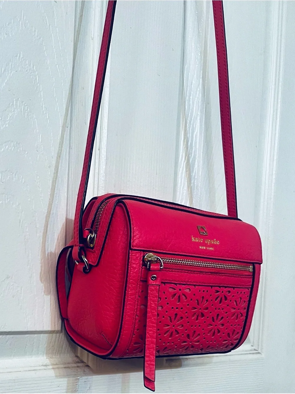 Kate Spade New York Perri Lane Looloo Pink Leather Laser Cut Crossbody Bag EUC